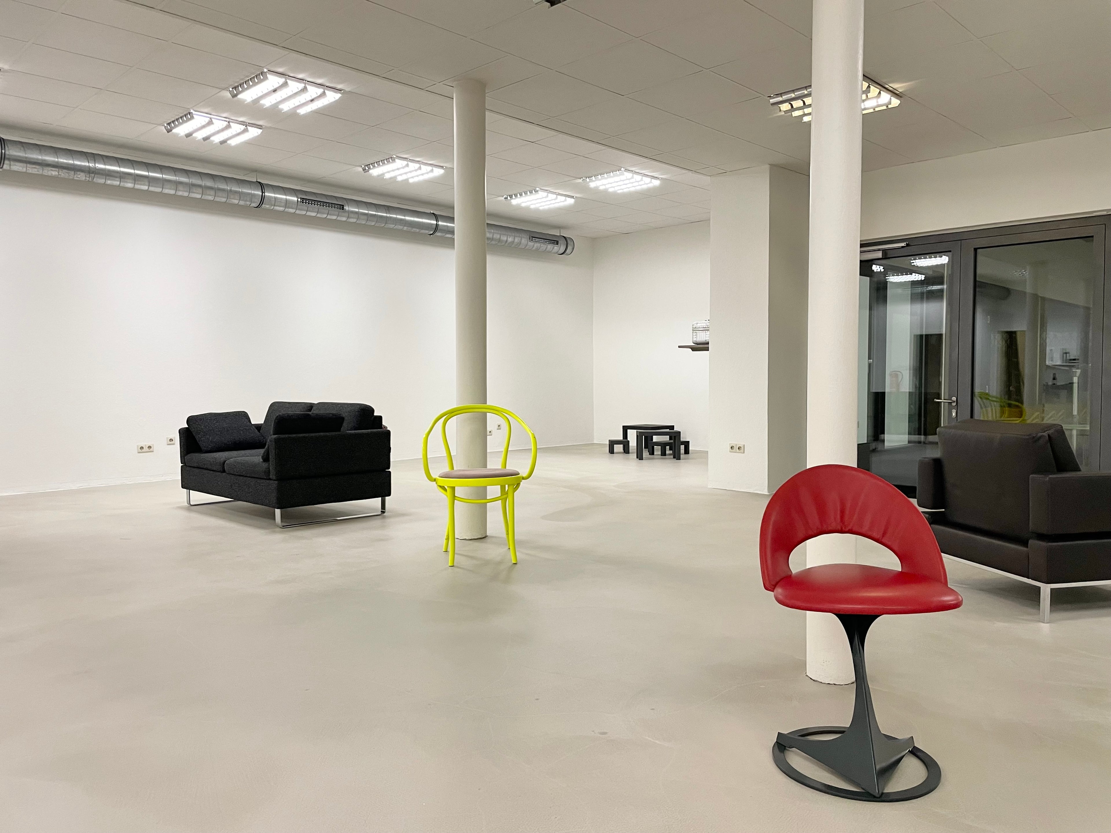 Santiago Calatrava - Tabourettli - Chair by de Sede + Onidia Lamp (1986)