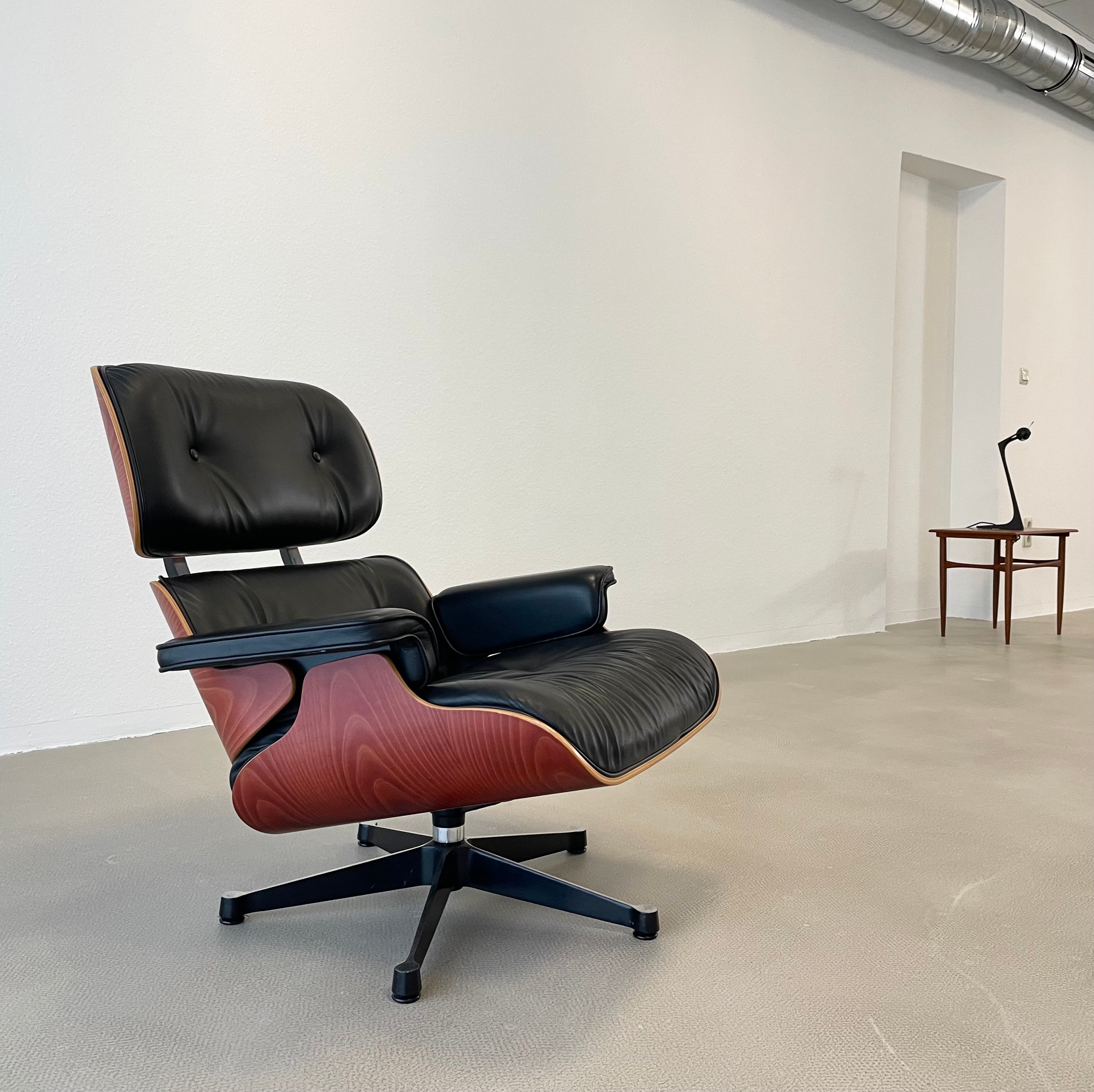 Orig. Vitra Eames Lounge Chair in perfect vintage condition