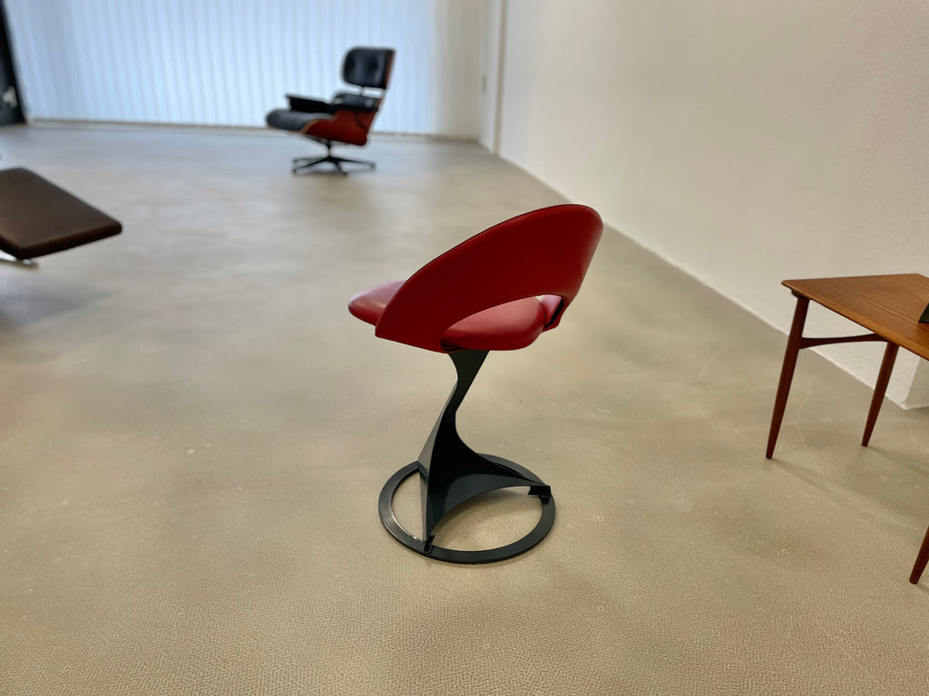 Santiago Calatrava - Tabourettli - Chair by de Sede + Onidia Lamp (1986)