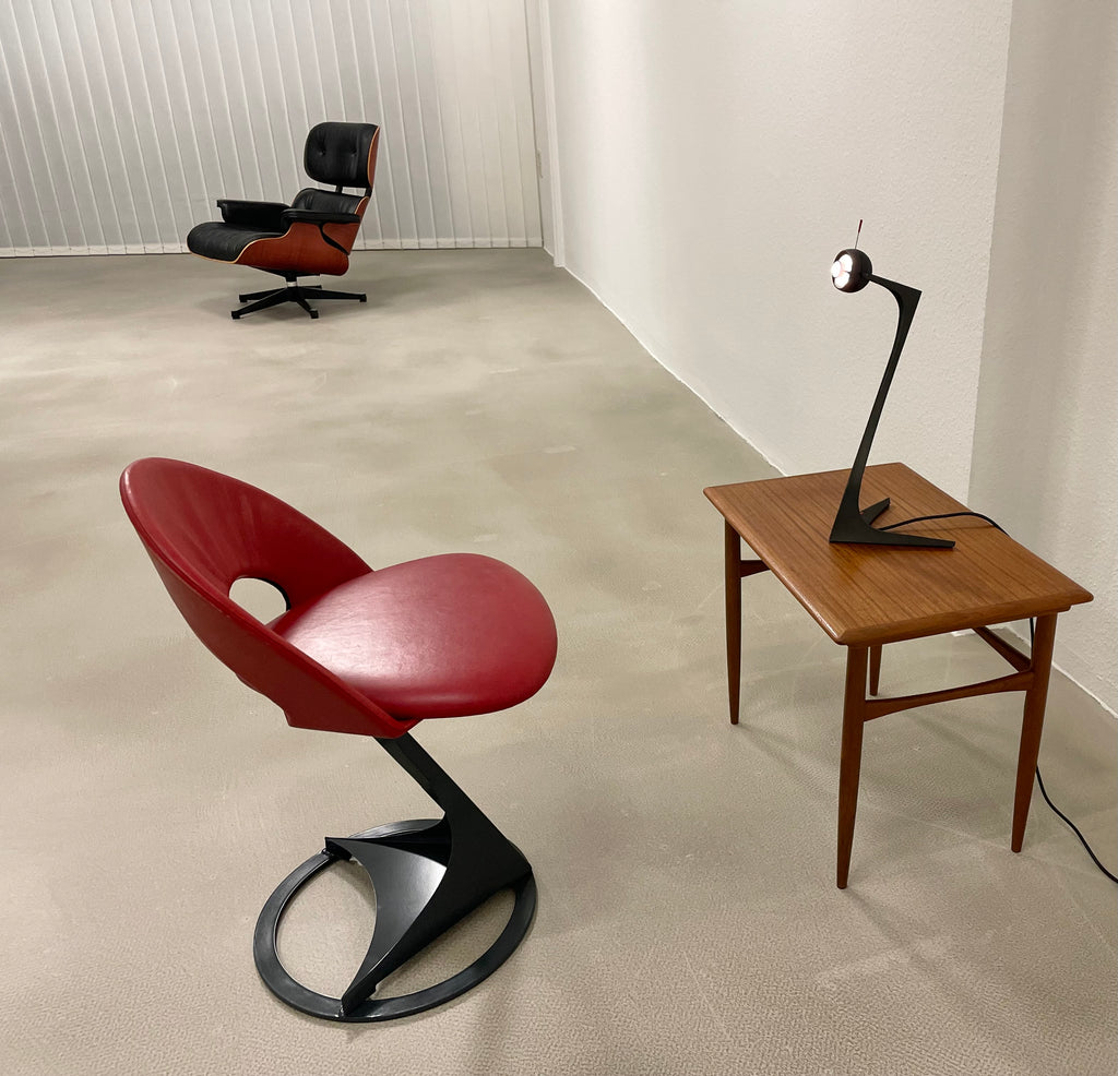 Santiago Calatrava - Tabourettli - Chair by de Sede + Onidia Lamp (1986)