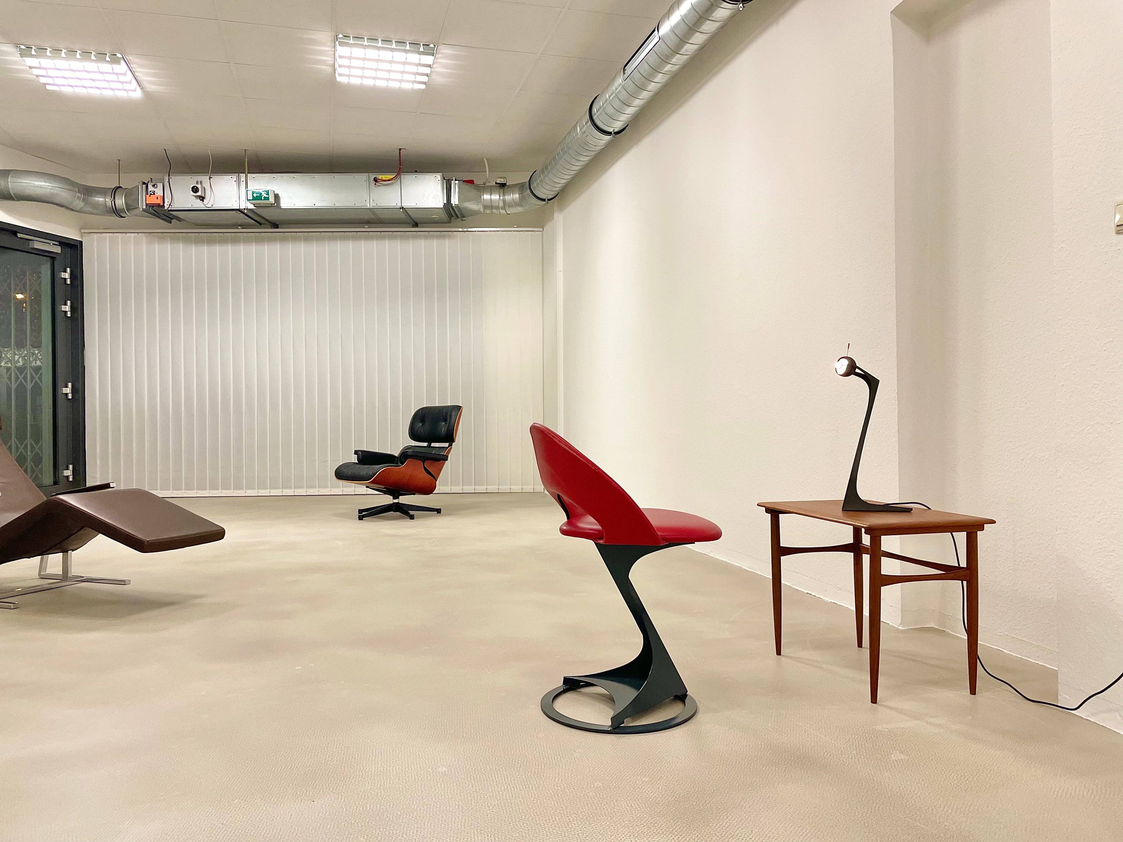 Santiago Calatrava - Tabourettli - Chair by de Sede + Onidia Lamp (1986)